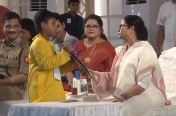 Mamata Banerjee Greeting AJB Team